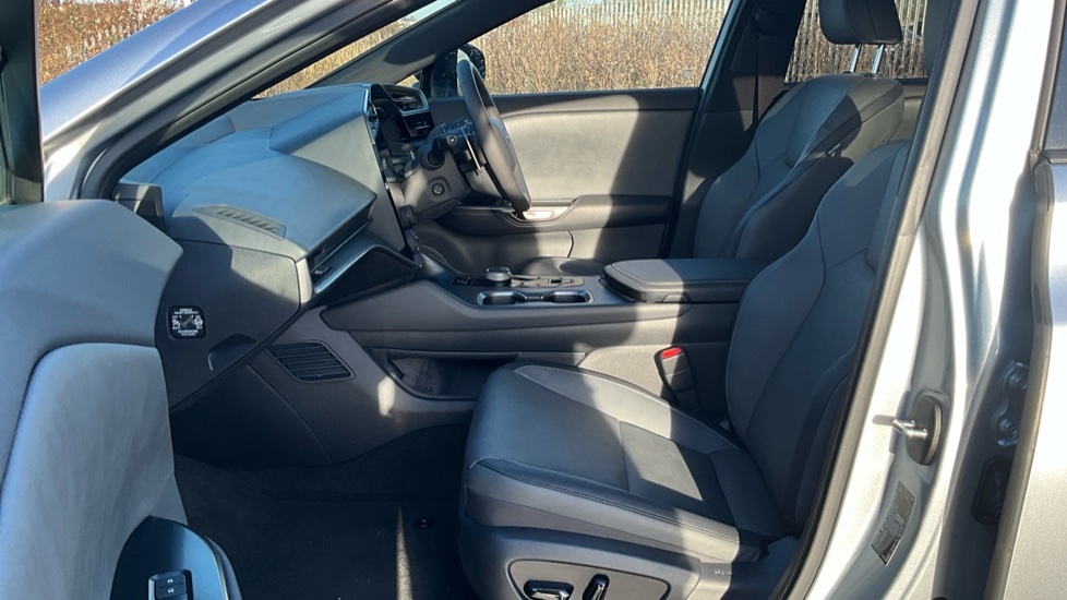 Lexus RZ 300E 71.4Kwh Premium Plus Silver #6