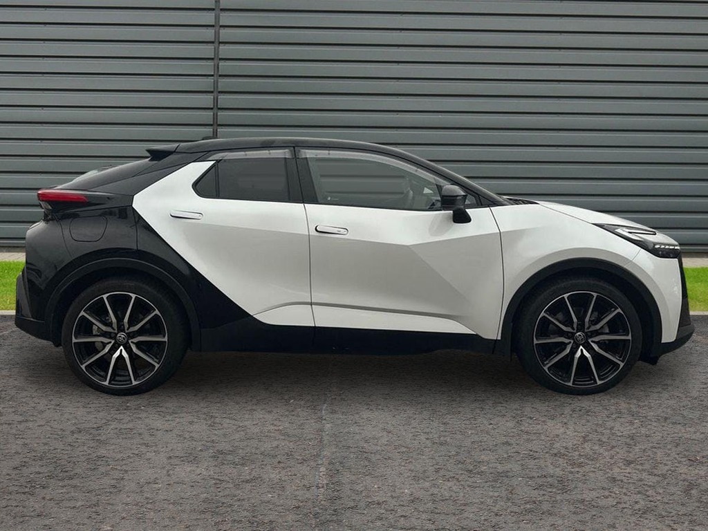 Toyota C-Hr 2.0 Vvt 13.6Kwh Gr Sport Suv Plug In Hy White #2