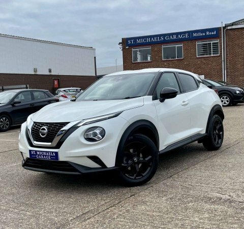 Nissan Juke Suv White