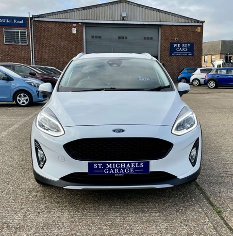 Ford Fiesta Hatchback KV68DMU White #5