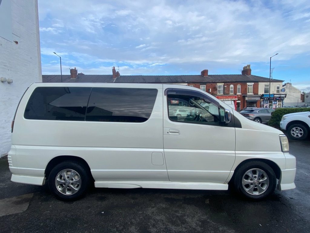 Nissan Elgrand E50 Highway Star 3.5 V6 White #31