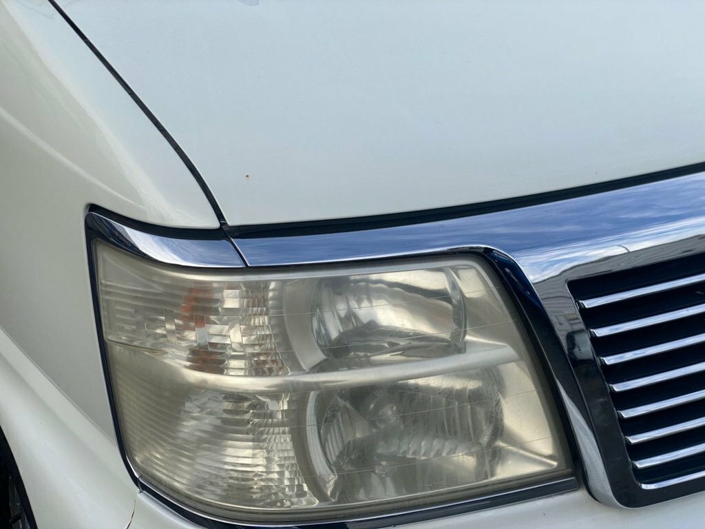 Nissan Elgrand E50 Highway Star 3.5 V6 White #23