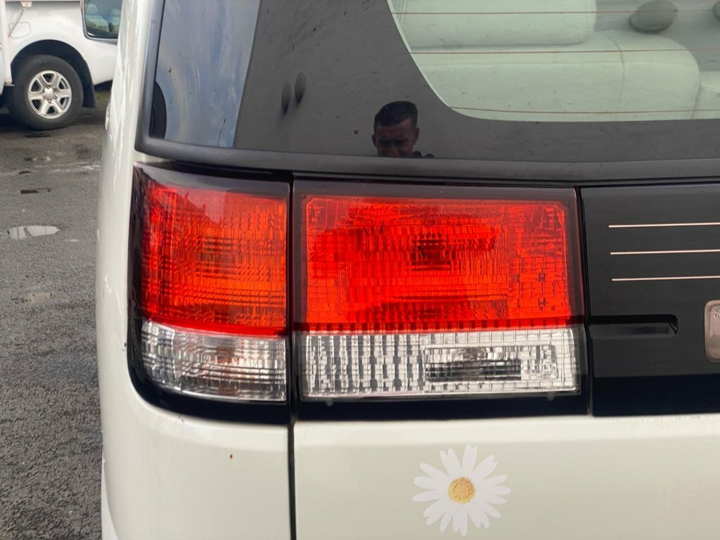 Nissan Elgrand E50 Highway Star 3.5 V6 White #28