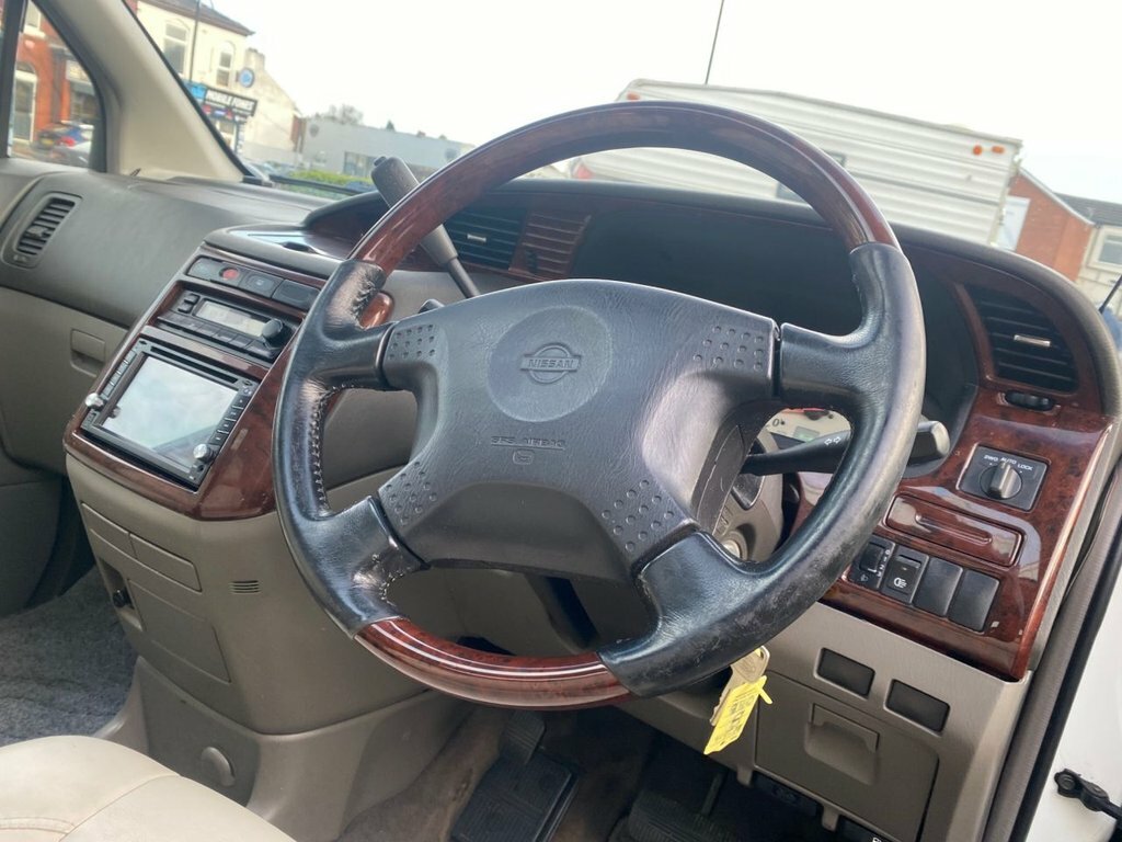 Nissan Elgrand E50 Highway Star 3.5 V6 White #6