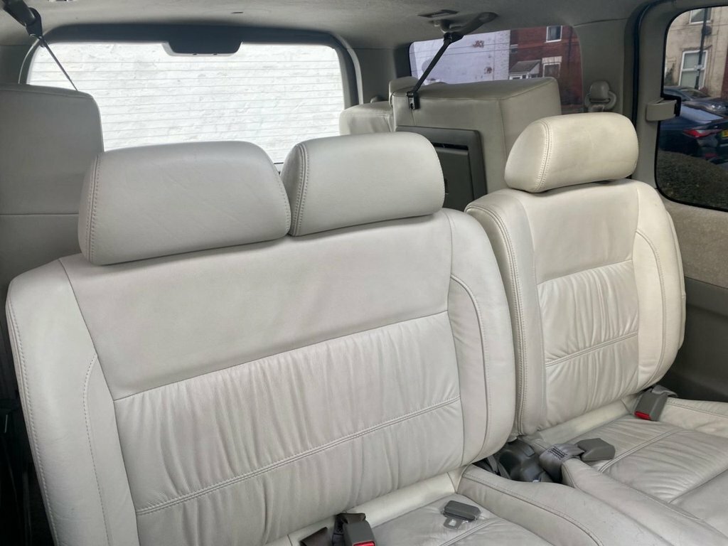Nissan Elgrand E50 Highway Star 3.5 V6 White #9
