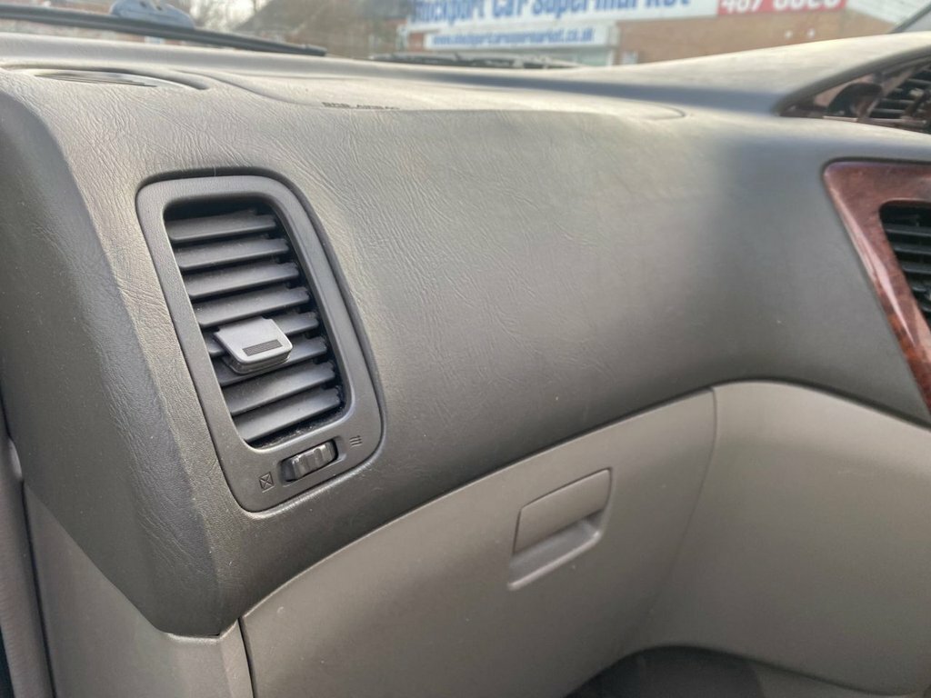 Nissan Elgrand E50 Highway Star 3.5 V6 White #15