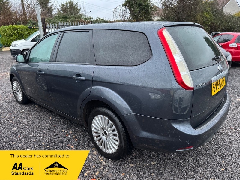 Ford Focus Estate Grey #4