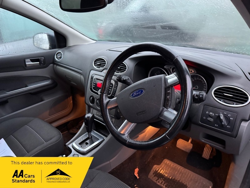 Ford Focus Estate Grey #5