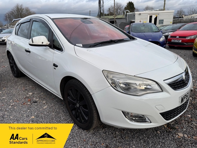 Vauxhall Astra Elite Cdti WP61DXF White #2