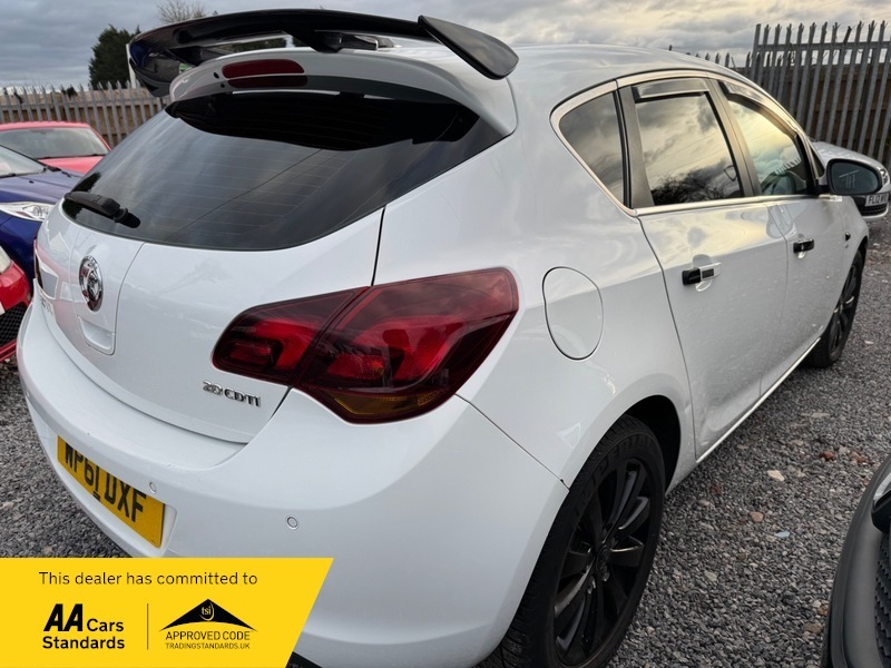 Vauxhall Astra Elite Cdti WP61DXF White #3