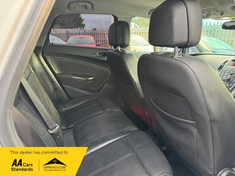 Vauxhall Astra Elite Cdti WP61DXF White #6