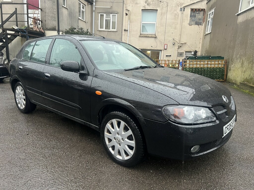 Nissan Almera Hatchback Grey #1