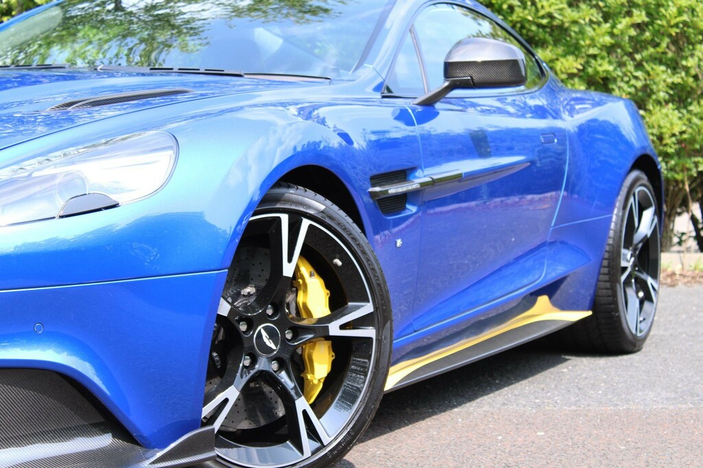 Aston Martin Vanquish S Zagato Shooting Brake Red #9