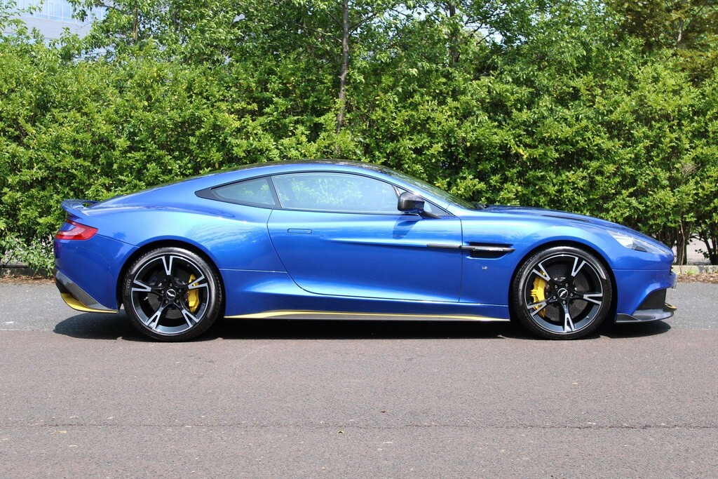 Aston Martin Vanquish S Zagato Shooting Brake Red #19