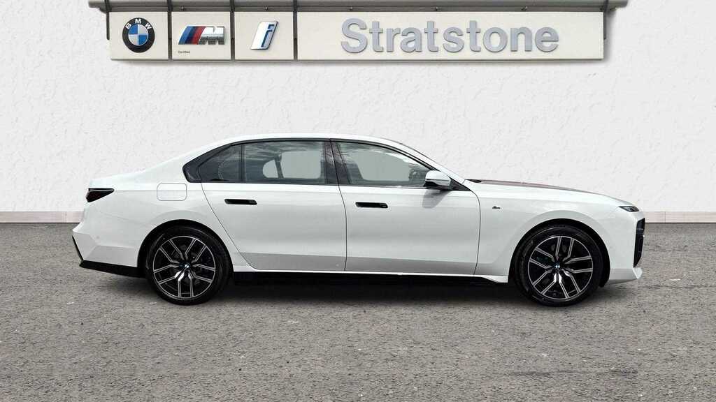 BMW i7 335Kw Edrive50 M Sport 105.7Kwh 2025 White #3