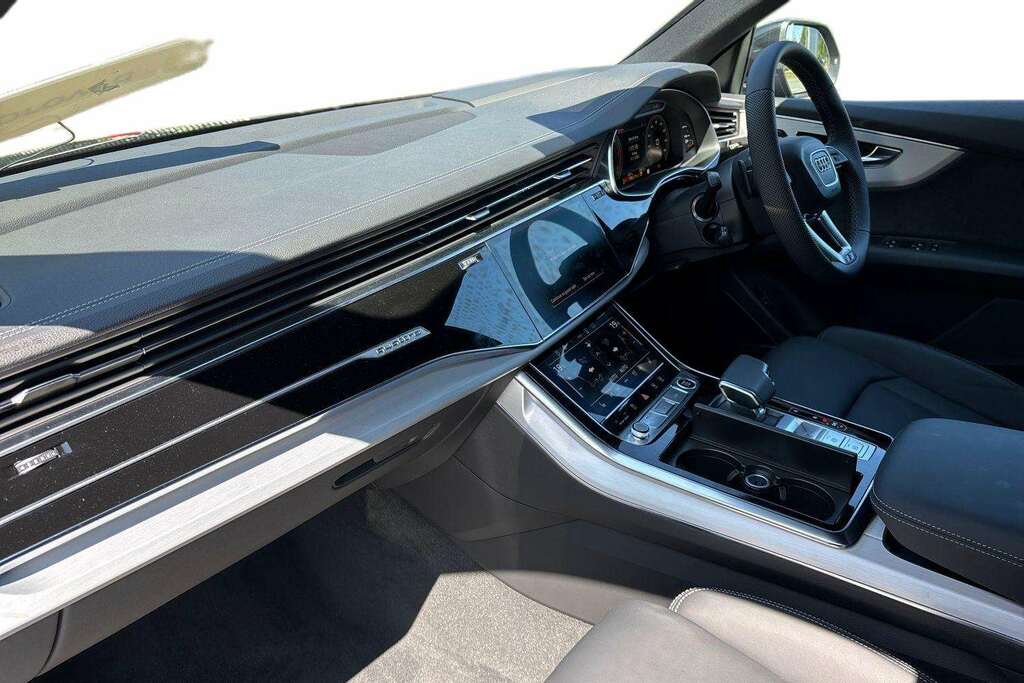 Audi Q8 50 Tdi Quattro S Line Tiptronic Tech 2025 MD25GOU Black #2
