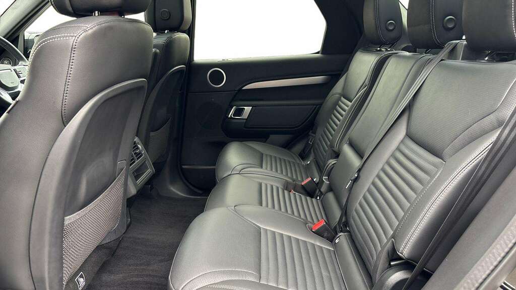 Land Rover Discovery 3.0 D300 Dynamic Se 2023 SY73YHD Black #4