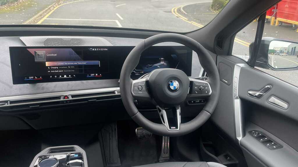 BMW iX 300Kw Xdrive45 M Sport 101Kwh 2025 FG75VAX Black #5