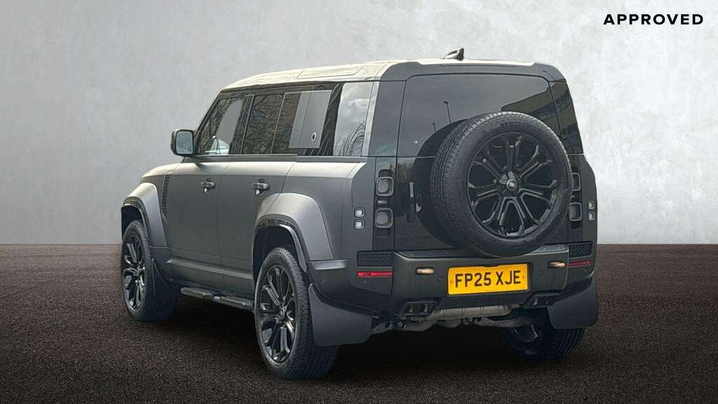 Land Rover Defender 110 4.4 P635 Octa Edition One 110 2025 FP25XJE Grey #2