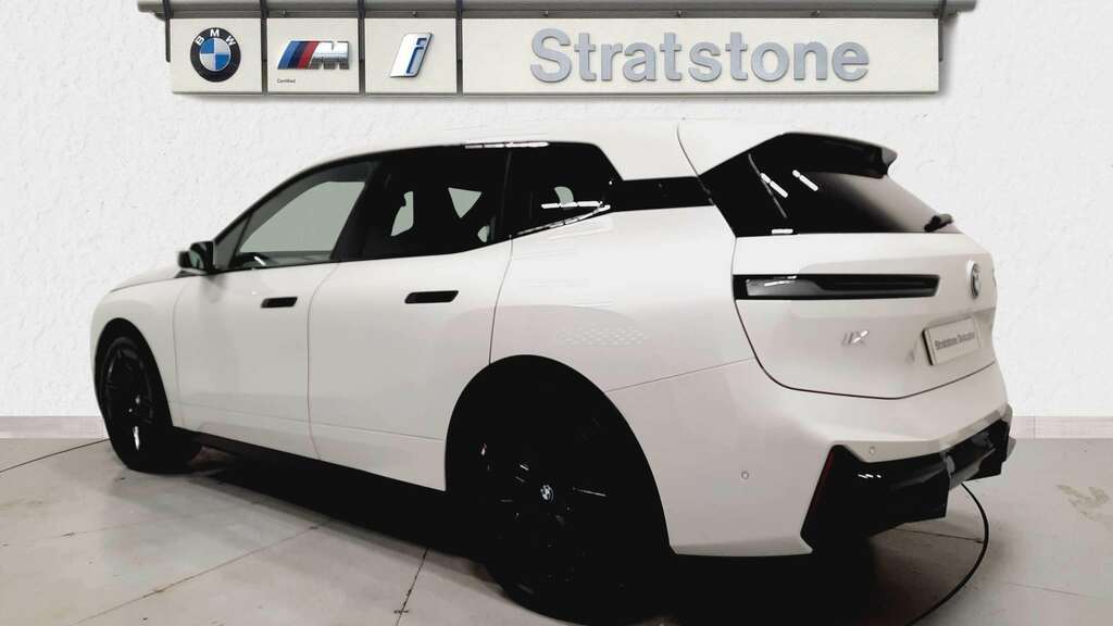 BMW iX 300Kw Xdrive45 M Sport 101Kwh 2025 YP75KNO White #2