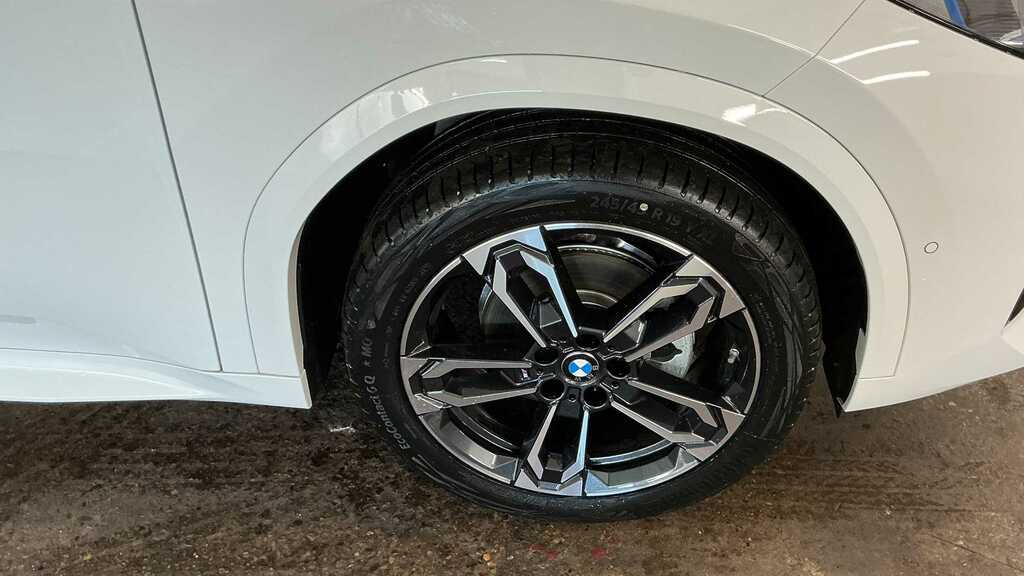 BMW iX2 150Kw Edrive20 M Sport 65Kwh 2025 YB75XNW White #5