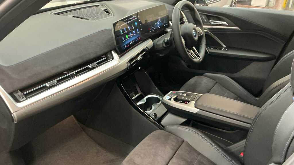 BMW iX2 230Kw Xdrive30 M Sport 65Kwh 2025 YB75ZCN Grey #2