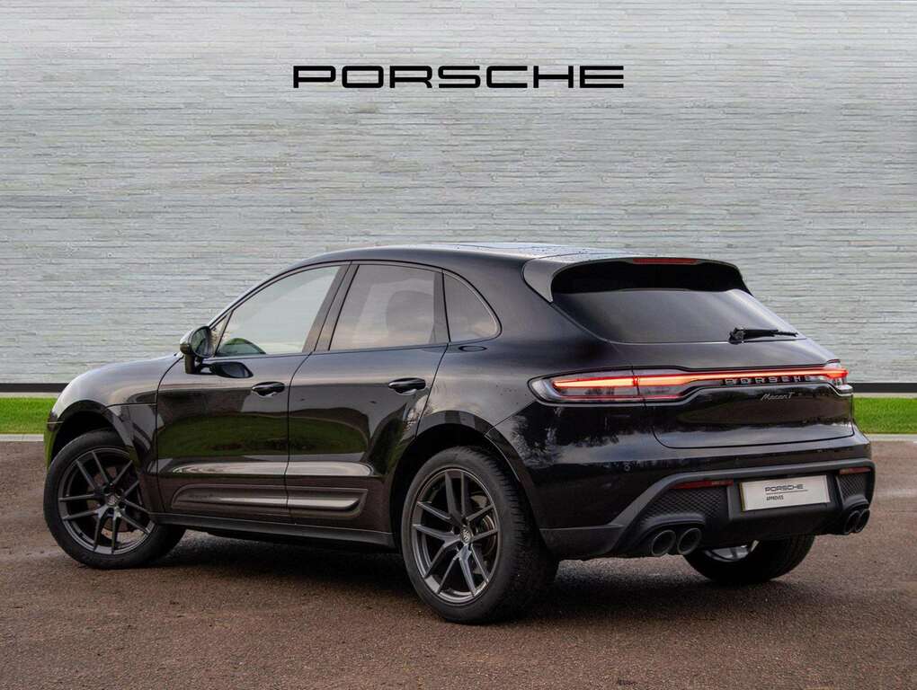 Porsche Macan T S-a 2023 RK73AJY Black #2