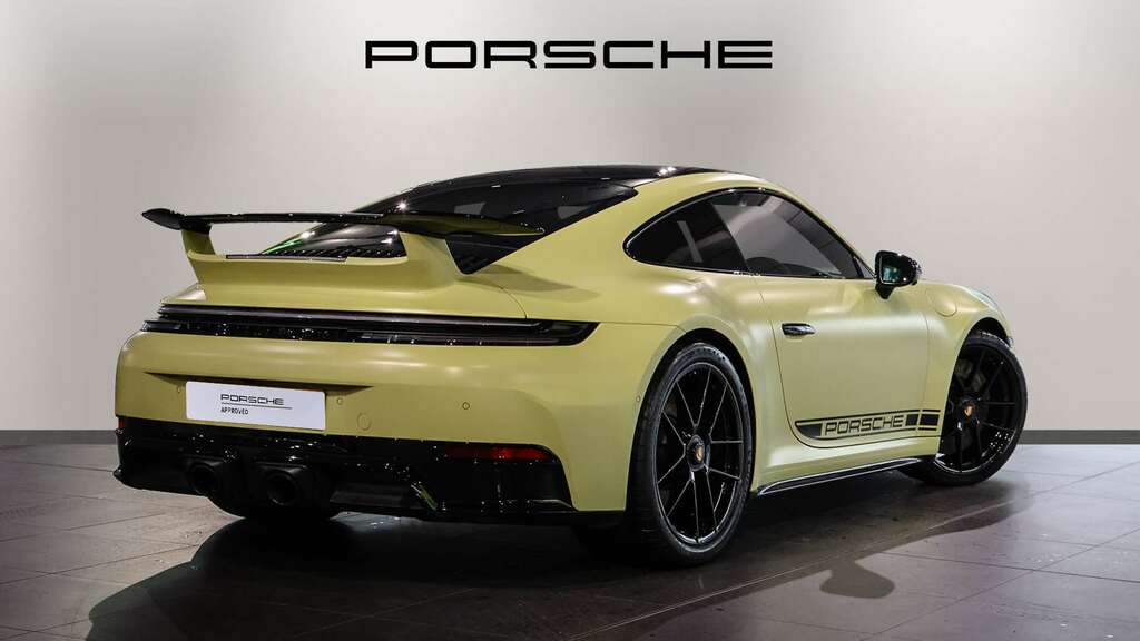 Porsche 911 Carrera 4 Gts Hev S-a 2025 PJ25OEX Yellow #3