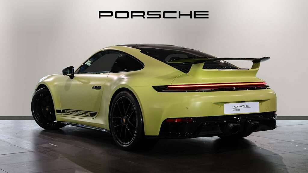 Porsche 911 Carrera 4 Gts Hev S-a 2025 PJ25OEX Yellow #4