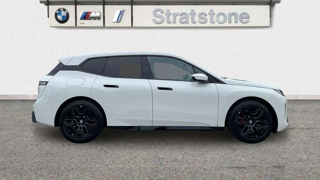 BMW iX 300Kw Xdrive45 M Sport 101Kwh 2025 YE75ASZ White #3
