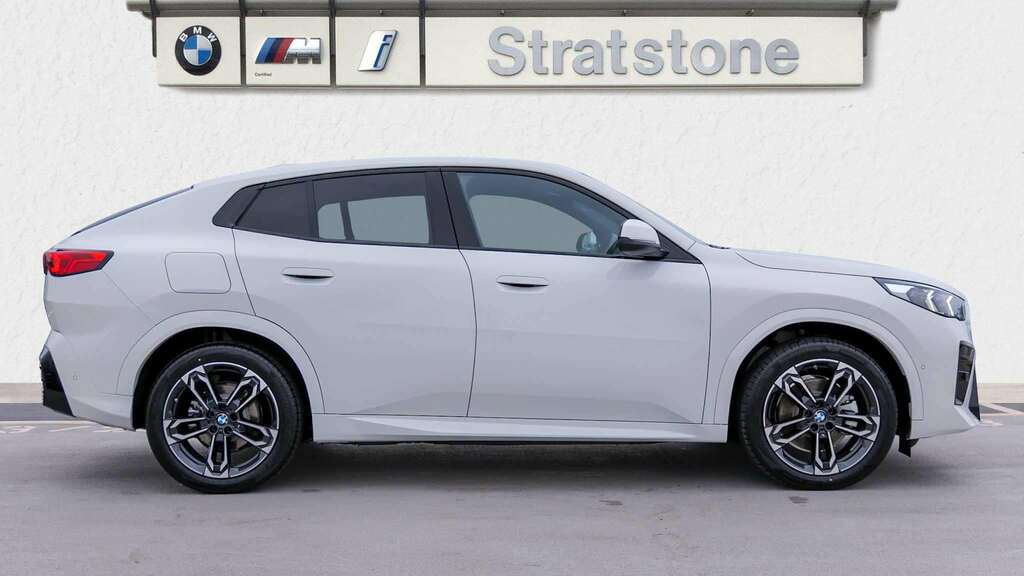 BMW iX2 230Kw Xdrive30 M Sport 65Kwh 2025 YX75EYH White #3