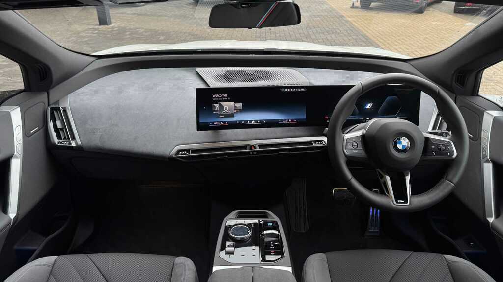 BMW iX 300Kw Xdrive45 M Sport 101Kwh 2025 FD75LCW White #5