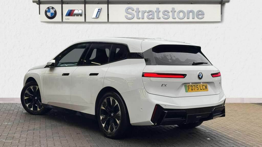 BMW iX 300Kw Xdrive45 M Sport 101Kwh 2025 FD75LCW White #2