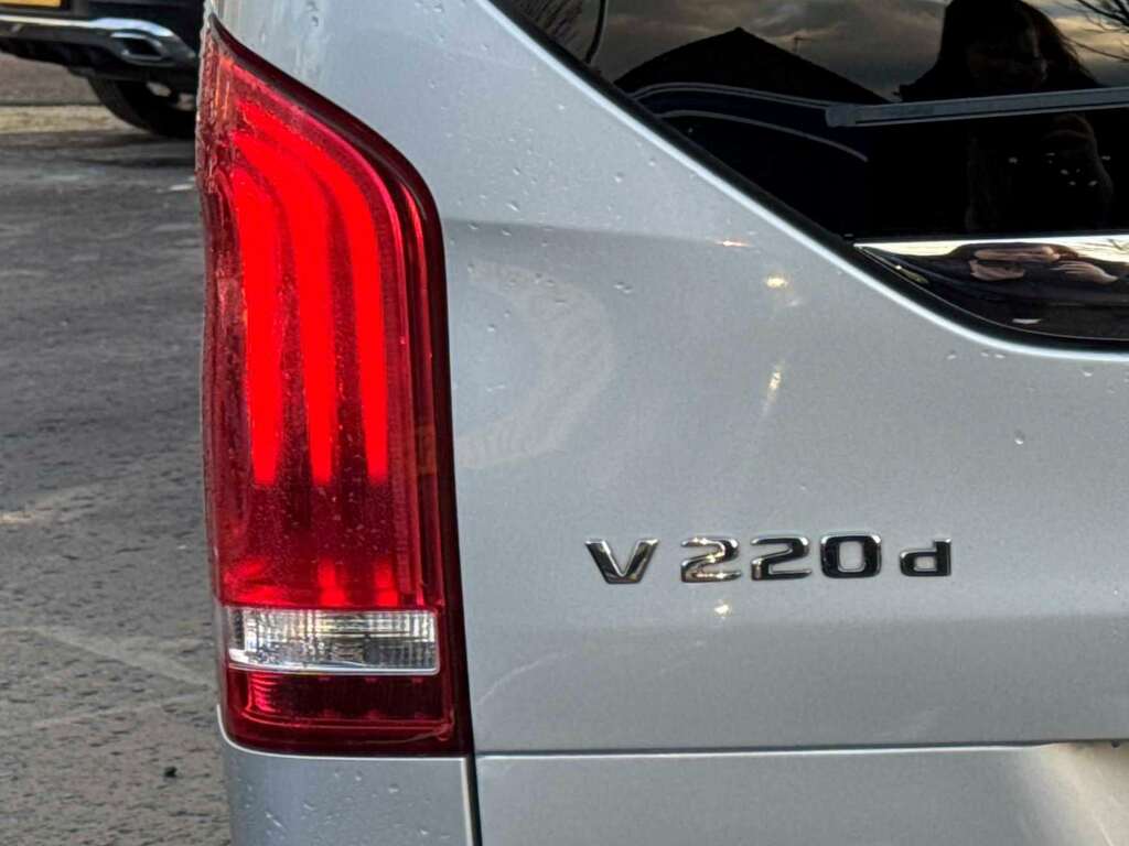 Mercedes-Benz V Class V220 D Amg Line 9G-tronic Extra Long 2023 KR23TXY Silver #2