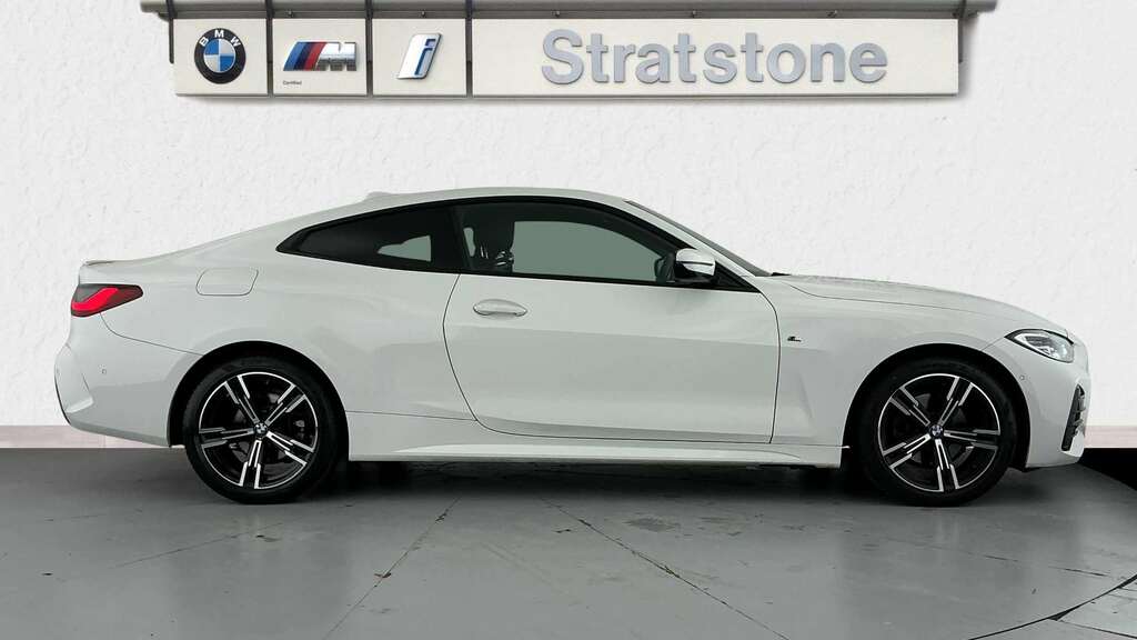BMW 4 Series 420I Xdrive M Sport Step 2022 YT22YSC White #3