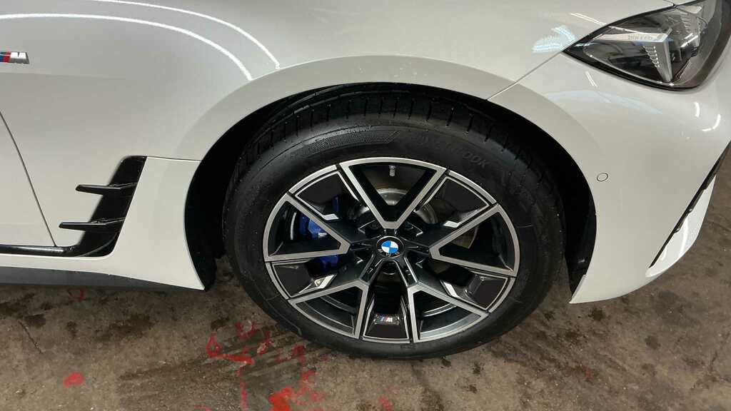BMW i4 400Kw M50 83.9Kwh 18 Alloy 2025 YB75OXZ White #5