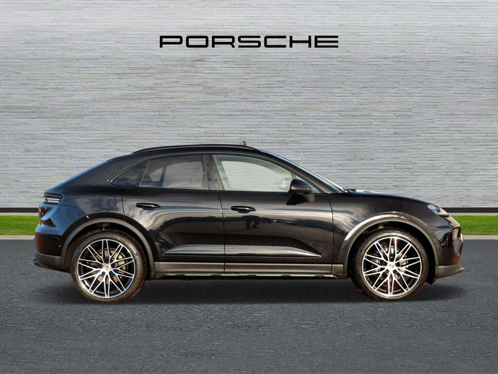 Porsche Macan 4 2026 EJ75WLH Black #2