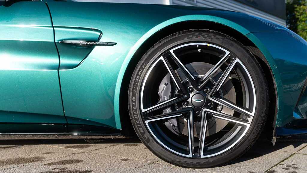 Aston Martin Vantage V8 2025 MV75FBZ Green #4