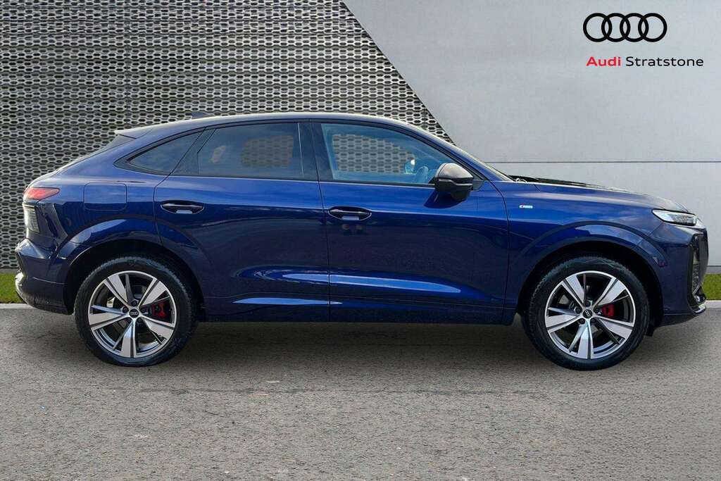 Audi Q3 1.5 Tfsi Launch Edition S Tronic 2025 DC75OAB Blue #4