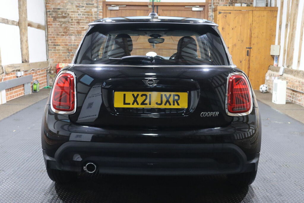 Mini Hatch 1.5 Cooper Classic Steptronic Euro 6 S S LX21JXR Black #5