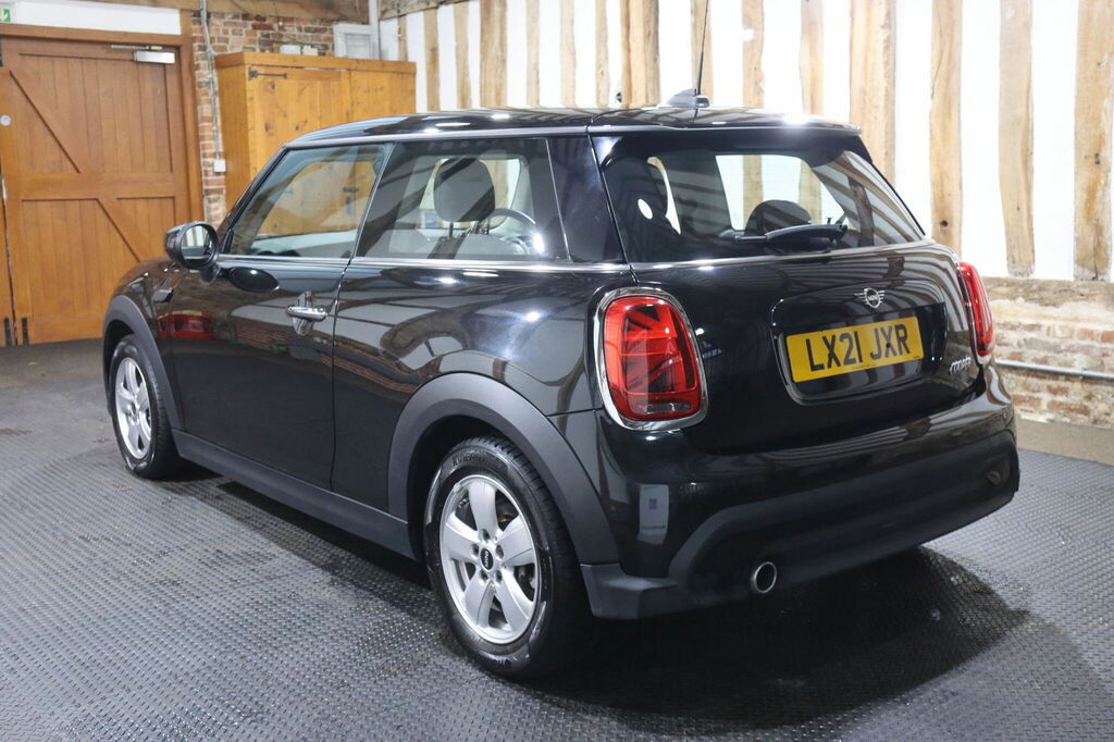 Mini Hatch 1.5 Cooper Classic Steptronic Euro 6 S S LX21JXR Black #4