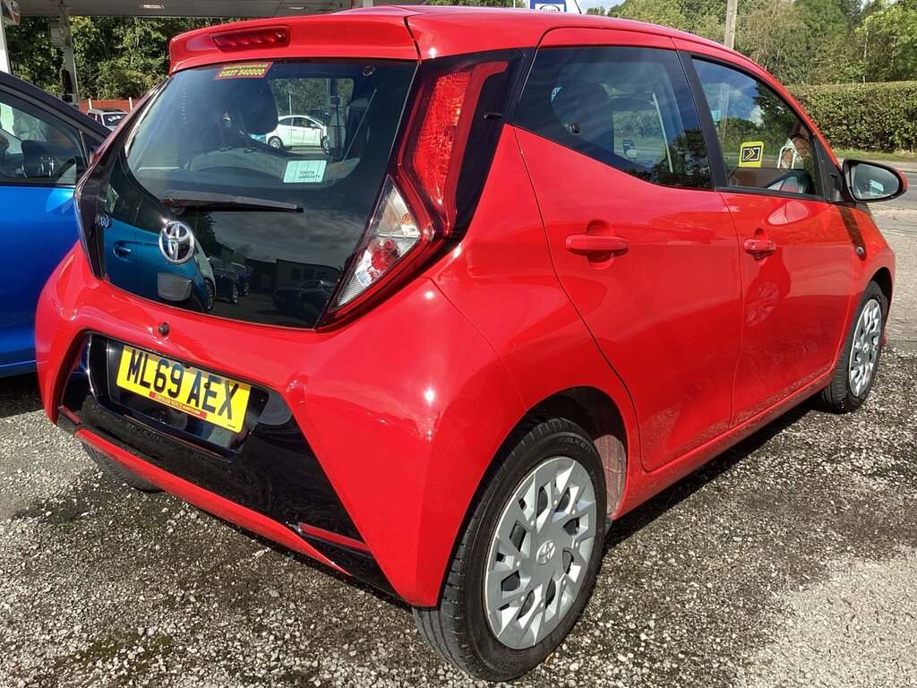 Toyota Aygo 1.0 Vvt-i X-play Hatchback Euro ML69AEX Red #3