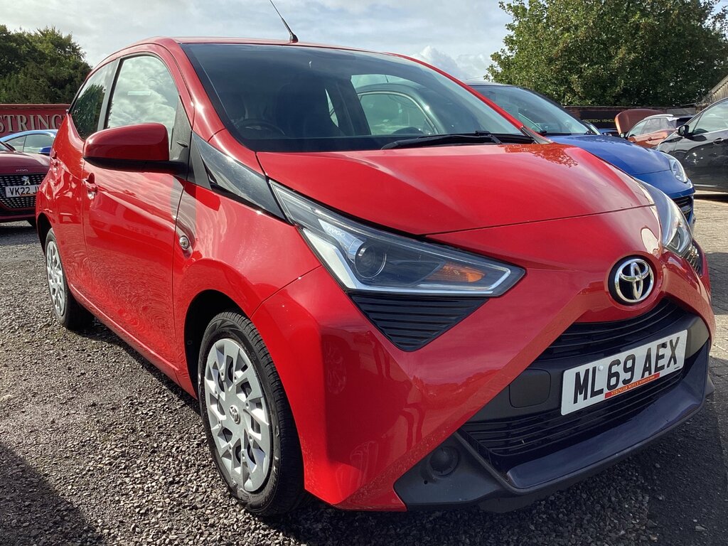 Toyota Aygo 1.0 Vvt-i X-play Hatchback Euro ML69AEX Red #2