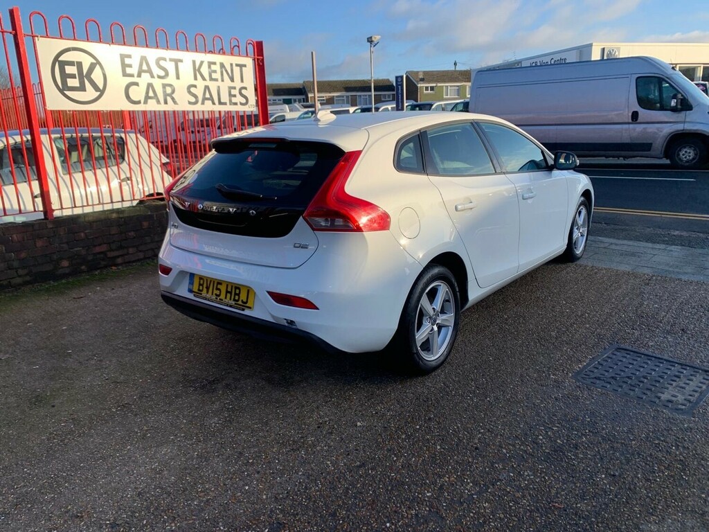 Volvo V40 1.6 D2 Es Hatchback Euro 5 S S BV15HBJ White #5