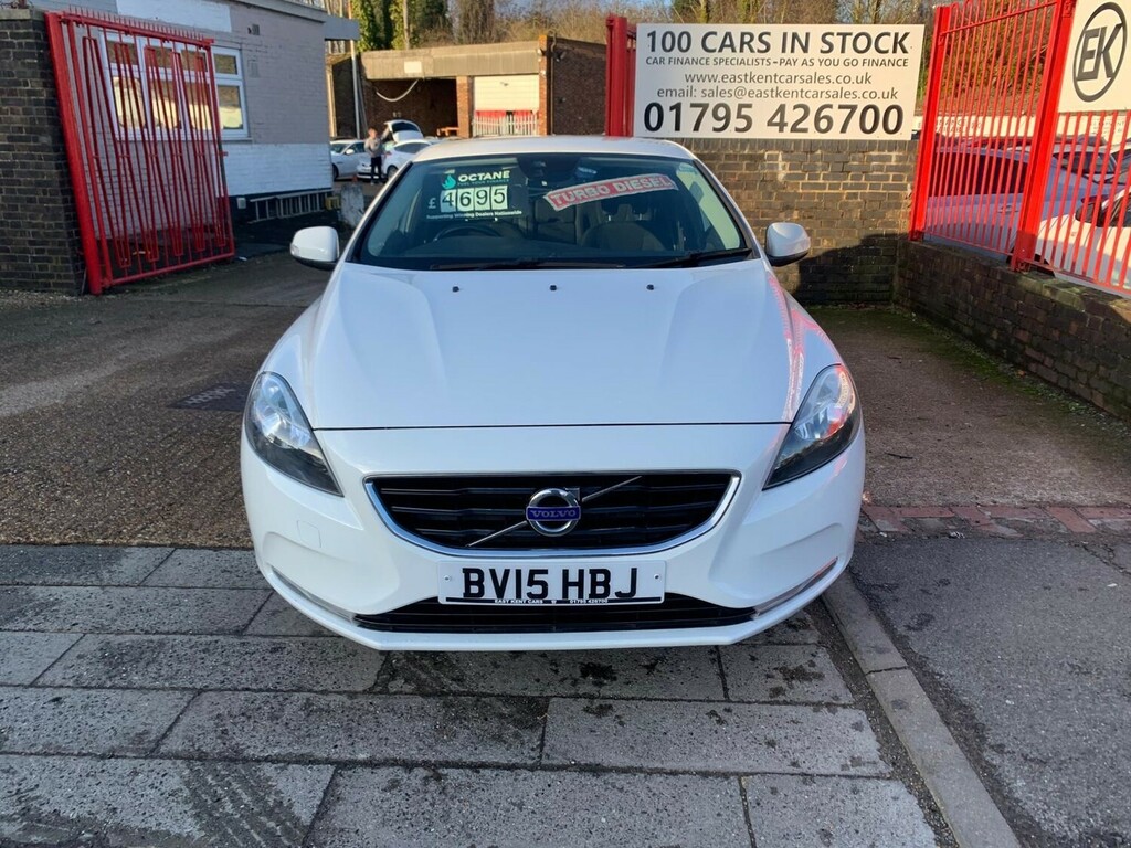 Volvo V40 1.6 D2 Es Hatchback Euro 5 S S BV15HBJ White #2