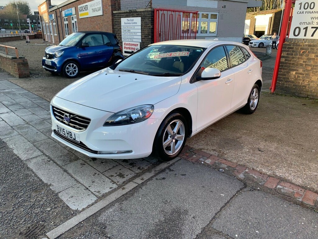 Volvo V40 1.6 D2 Es Hatchback Euro 5 S S BV15HBJ White #3