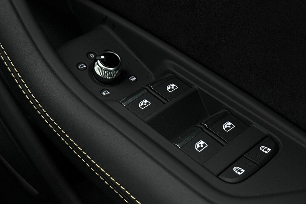 Audi RS4 Edition 25 Years Black #39