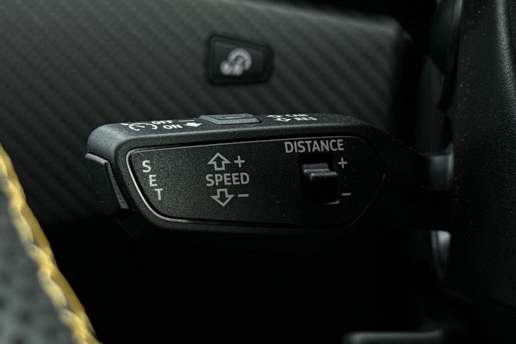 Audi RS4 Edition 25 Years Black #38