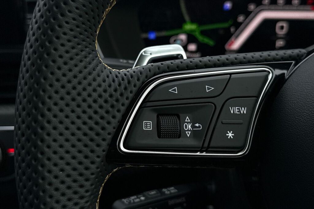 Audi RS4 Edition 25 Years Black #36