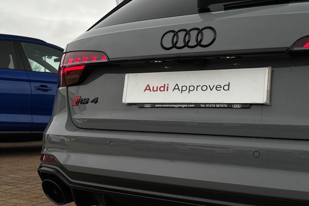 Audi RS4 Edition 25 Years Black #48